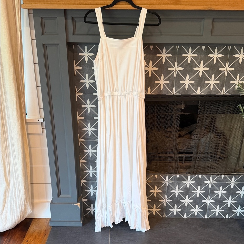 Splendid White Maxi Dress